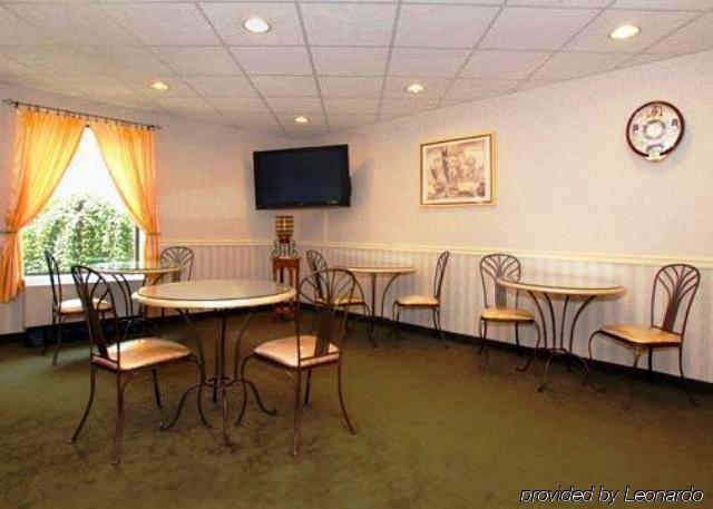 Quality Inn Binghamton West Apalachin Restaurant photo
